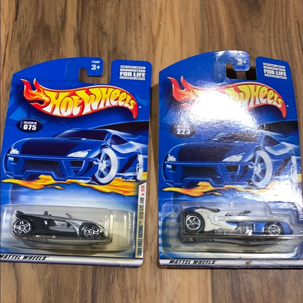 2000 Hot Wheels car 075 first edition Lotus and 223 Twang Thang